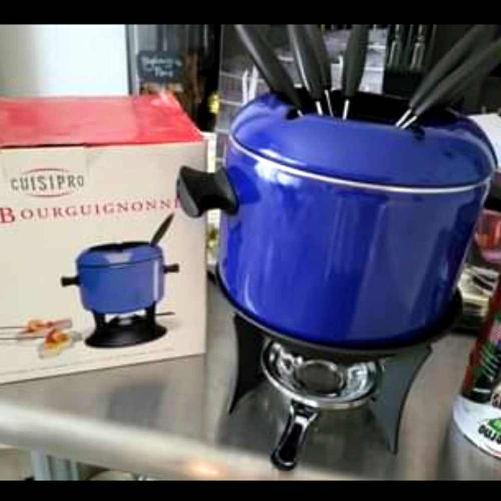 NWT mini fondue pot/set